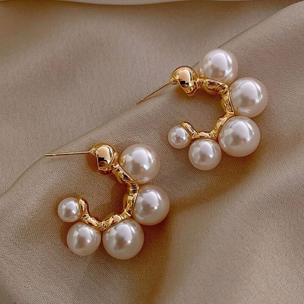 NWT Faux Pearl Earrings!